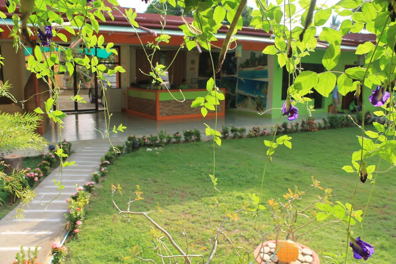 Green Park Tourist Inn Puerto Princesa Екстер'єр фото