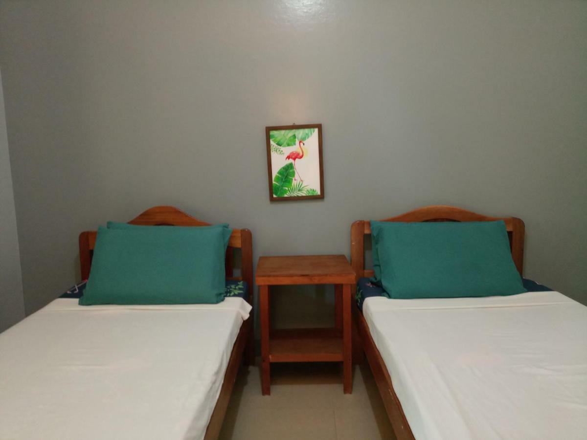 Green Park Tourist Inn Puerto Princesa Екстер'єр фото