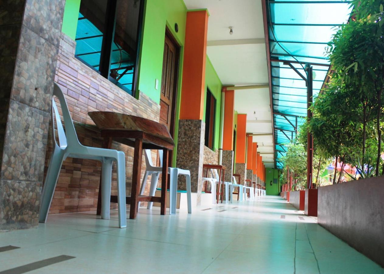 Green Park Tourist Inn Puerto Princesa Екстер'єр фото