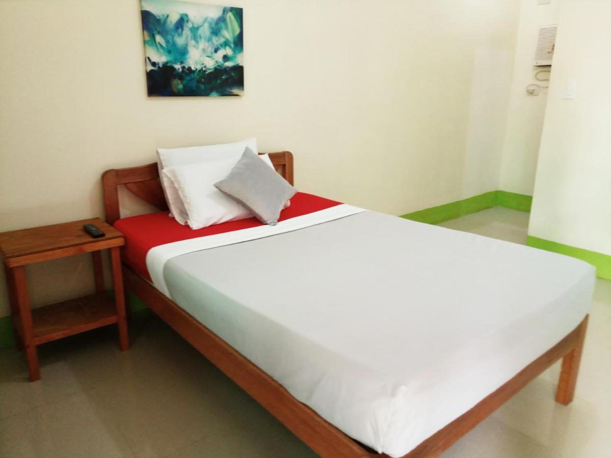 Green Park Tourist Inn Puerto Princesa Екстер'єр фото