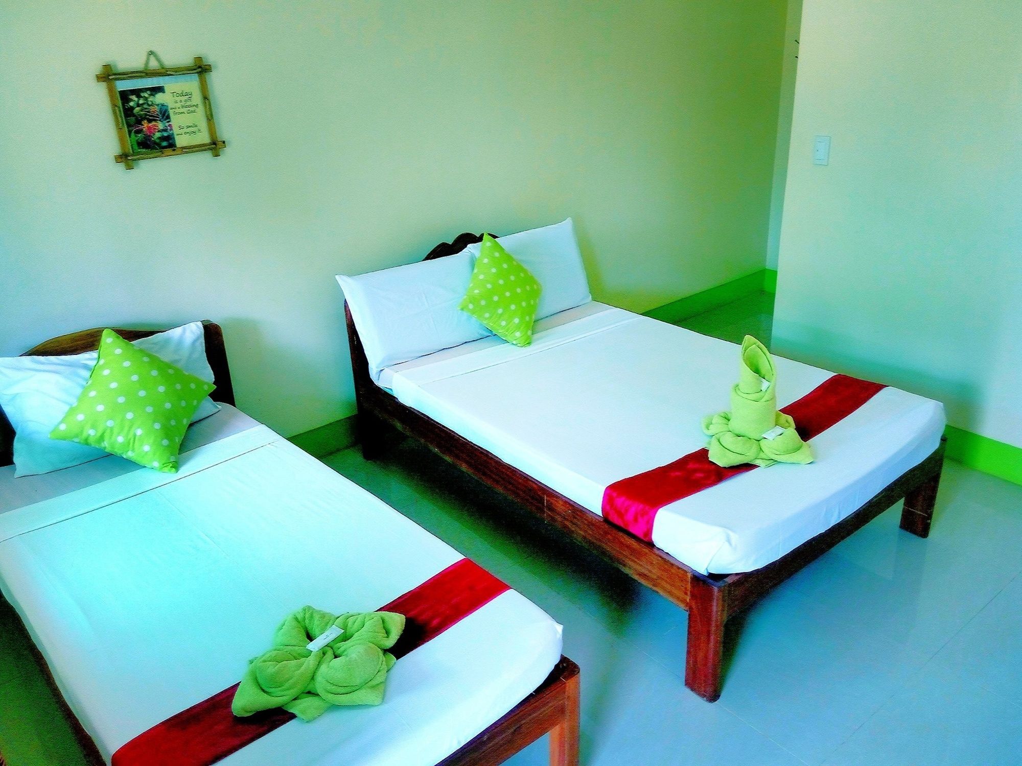 Green Park Tourist Inn Puerto Princesa Екстер'єр фото